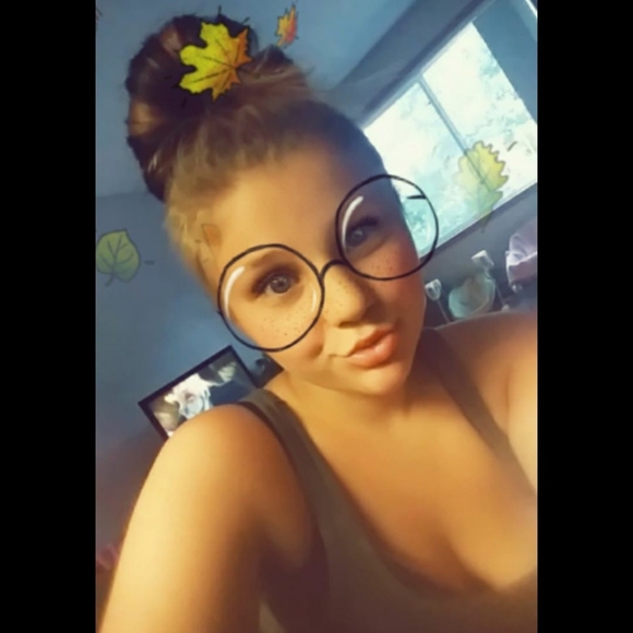 Meet your Posher, Madi - Picture 1 of 1